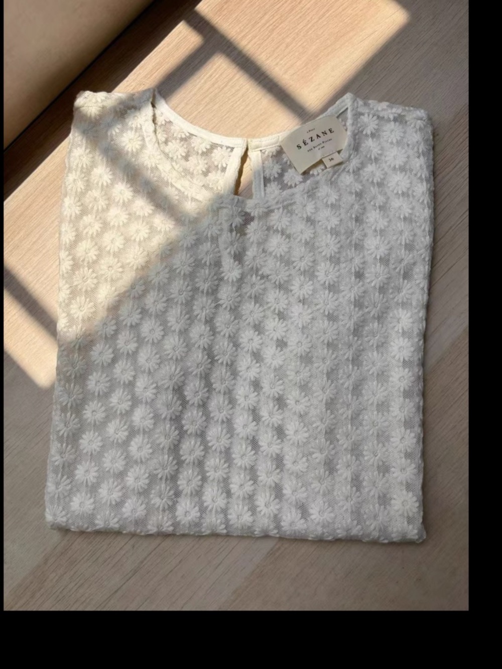 Sezane TOBY TOP Short-sleeved floral lace blouse - Picture 3 of 11